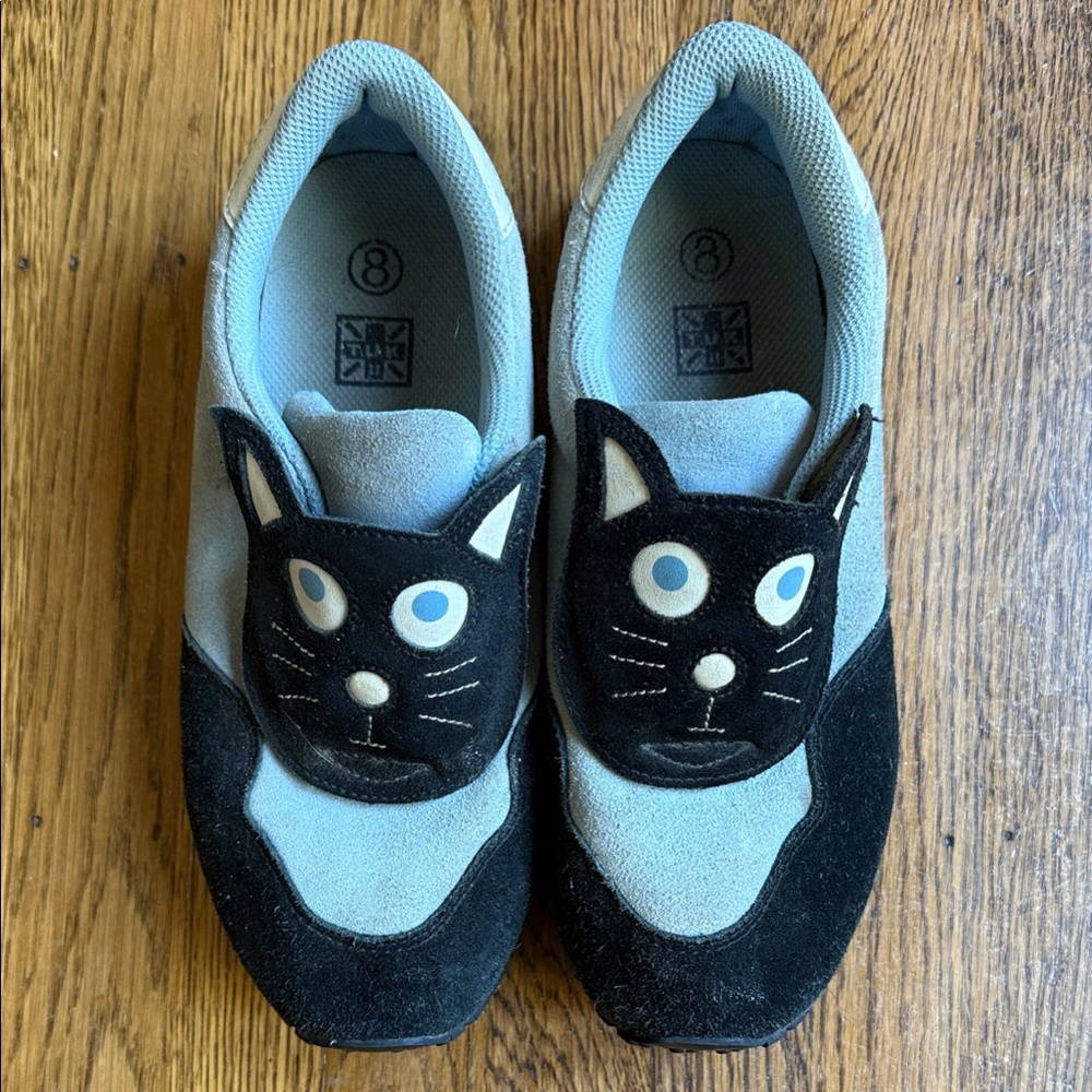 Y2K TUK Women’s Cat Face Velcro Sneakers - Black and Light Blue